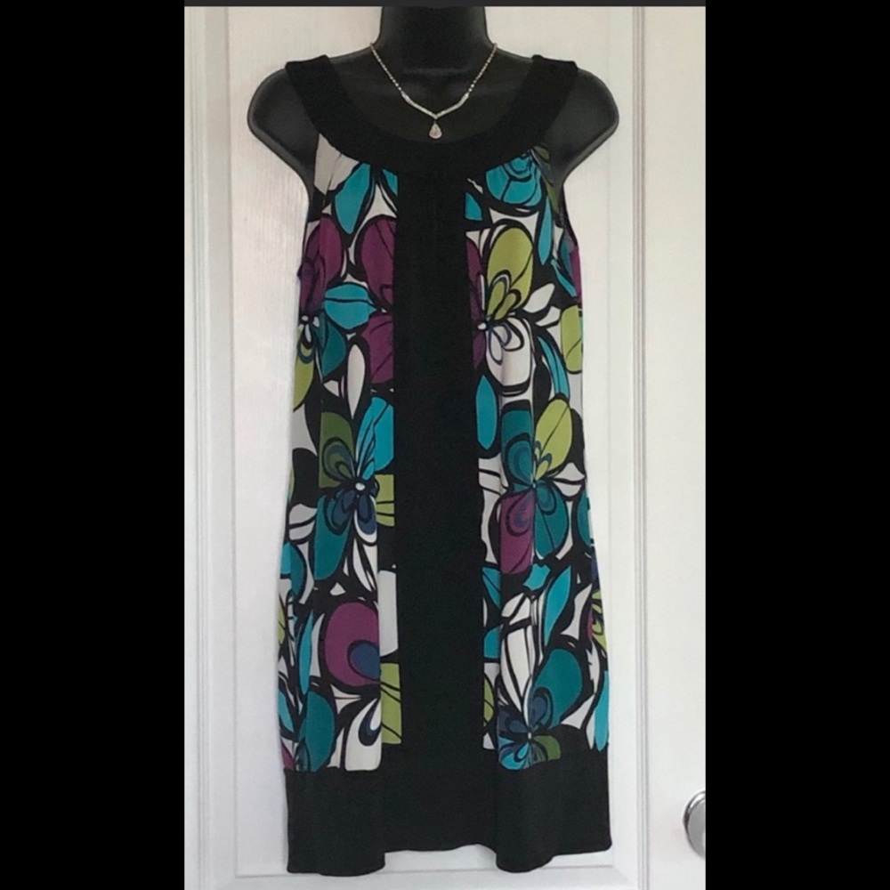 Mod Retro Floral Sleeveless A Line Hem Dress